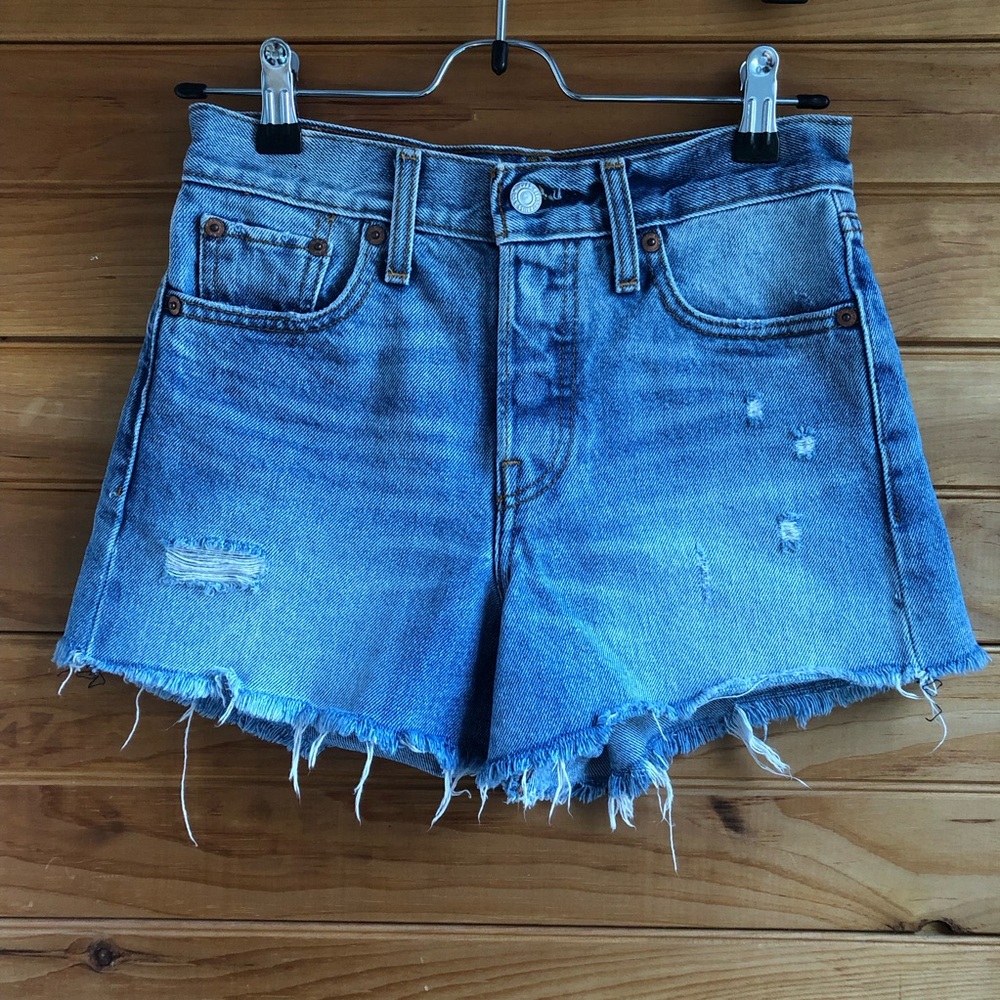 Levi’s high rise cutoff jean shorts, size 25